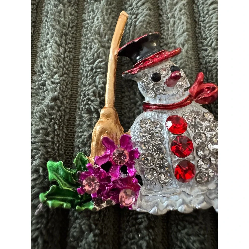 Sparkling Snowman Brooch With‎ Broom Hat Scarf Red Gems Rhinestones Christmas